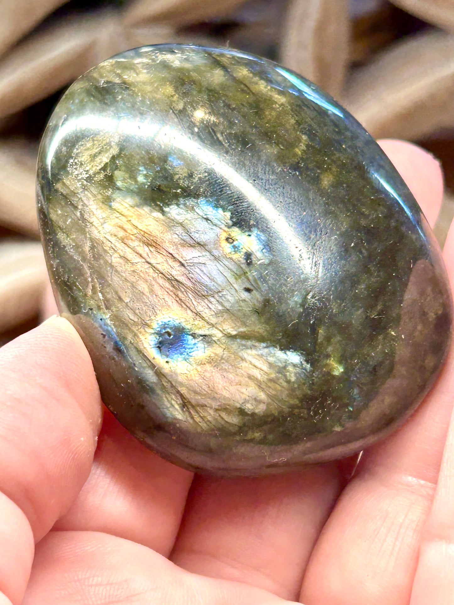 Galet de labradorite