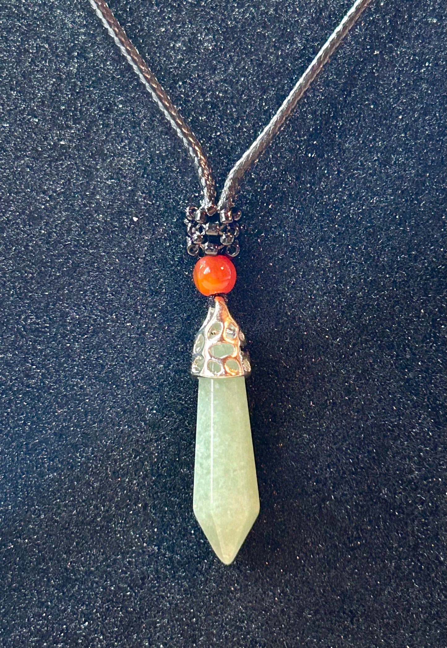 Collier d’aventurine verte en pointe