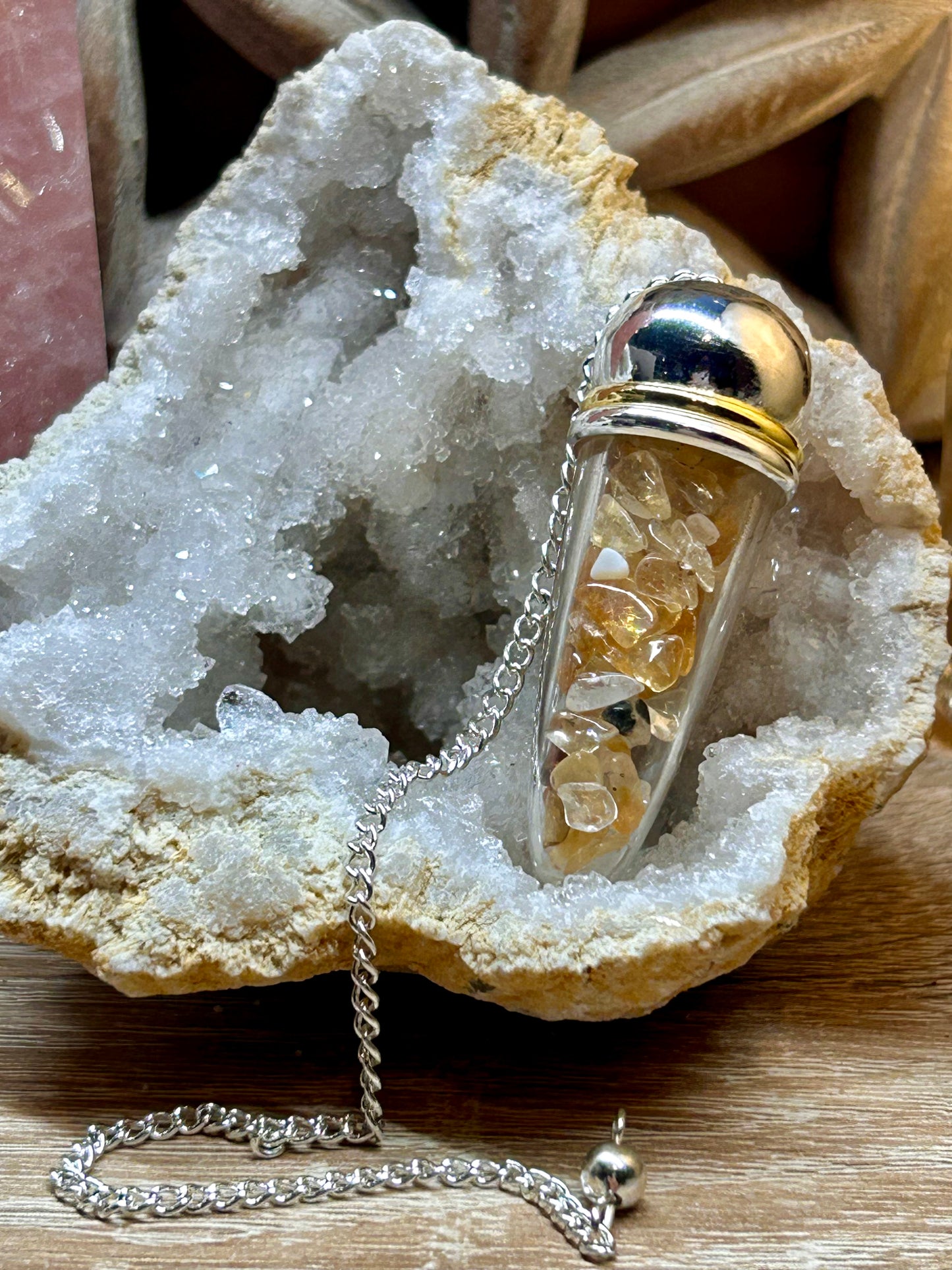 Pendule en résine avec citrine