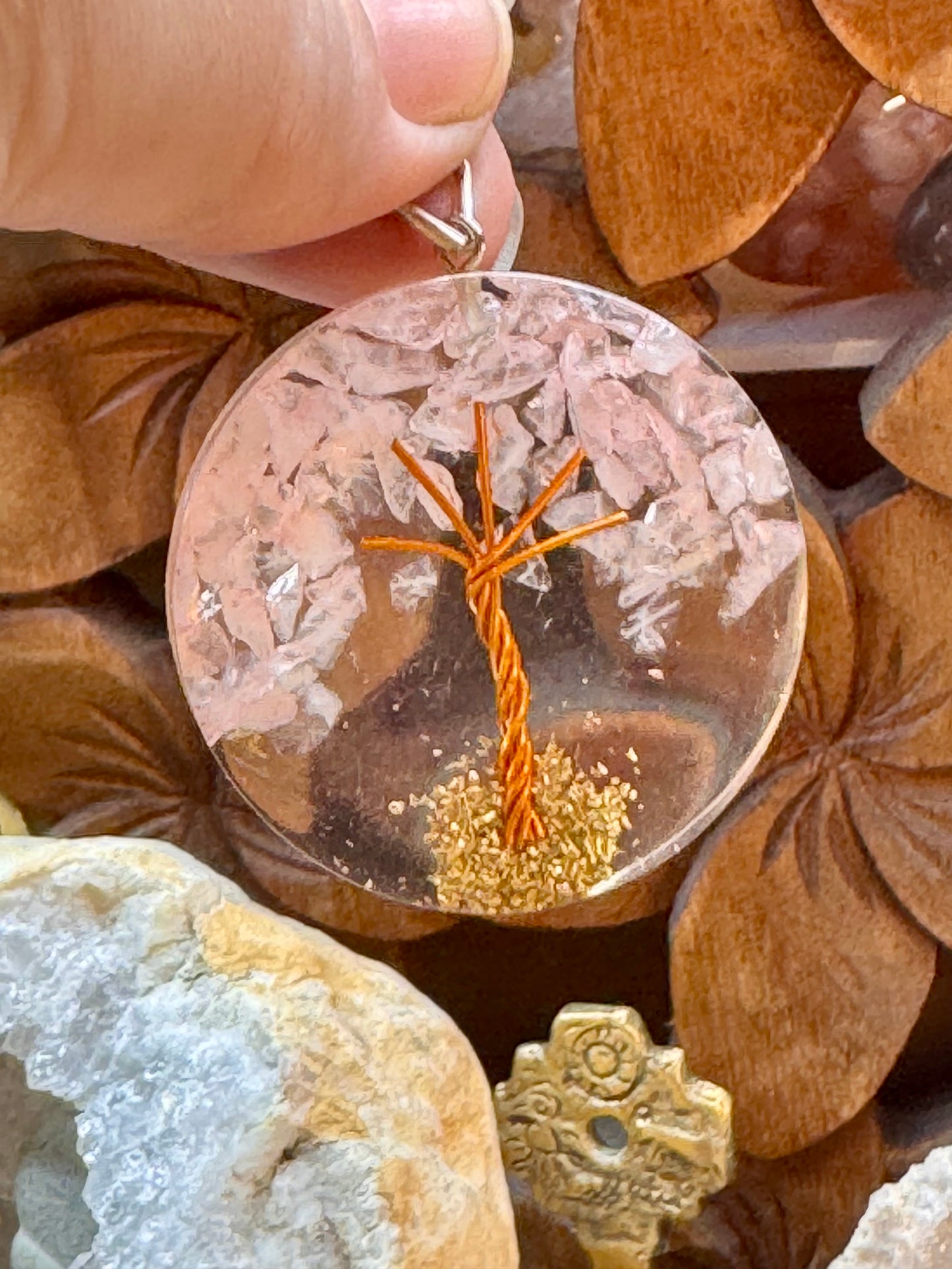 Pendentif orgonite arbre de vie quartz rose