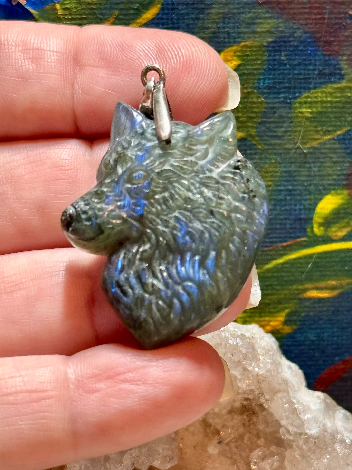 Pendentif tête de loup en labradorite