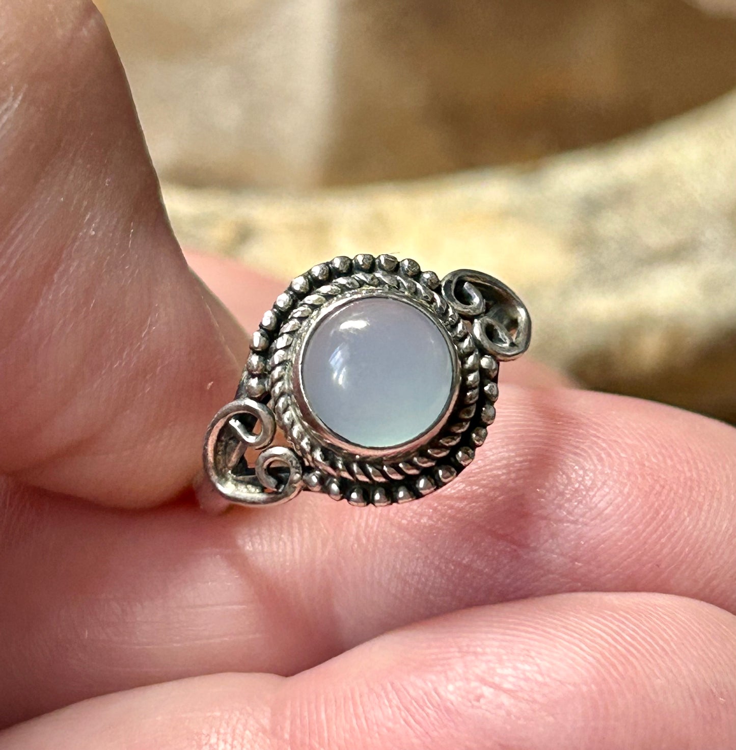 Bague en argent 925 et calcédoine bleue