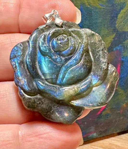 Pendentif rose en labradorite