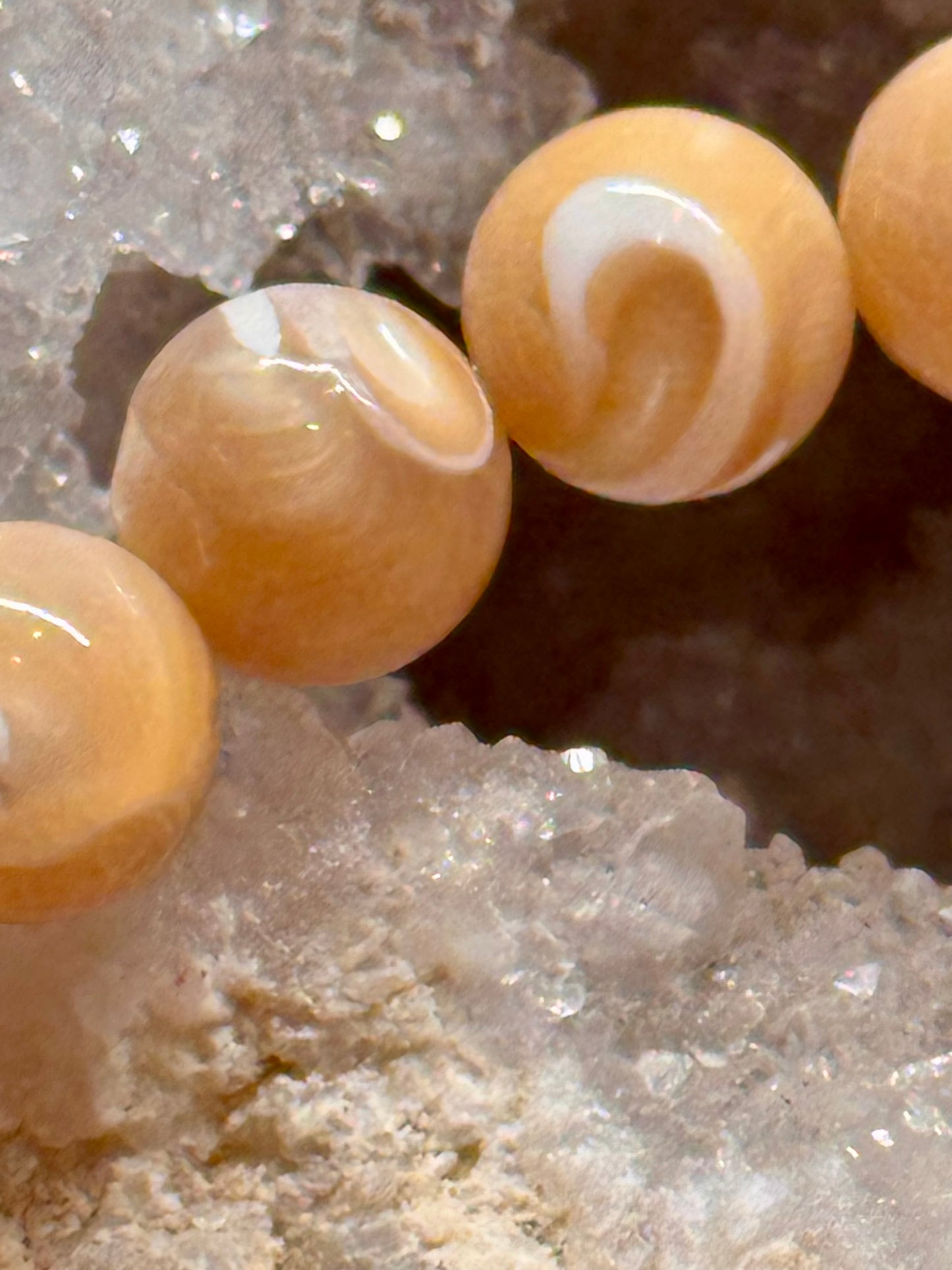 Bracelet perles de nacre et œil de Shiva