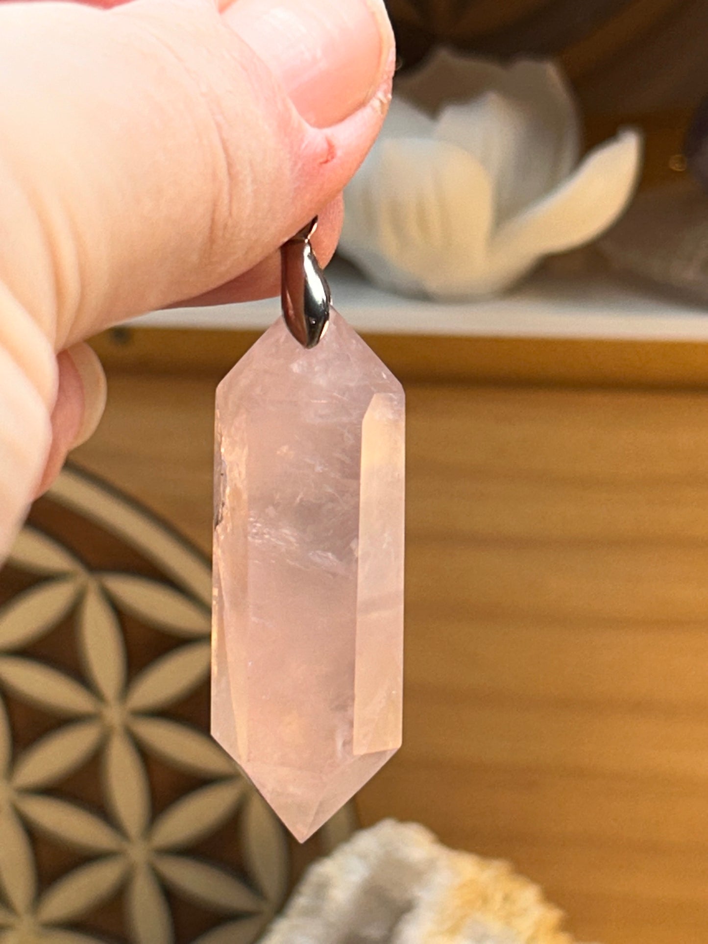 Pointe biterminée de quartz rose