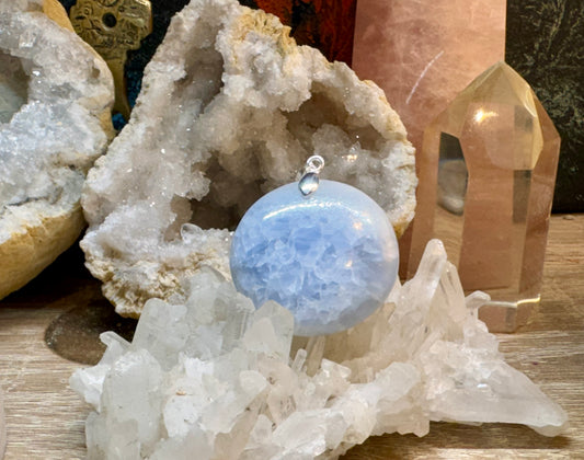 Pendentif de calcite bleue