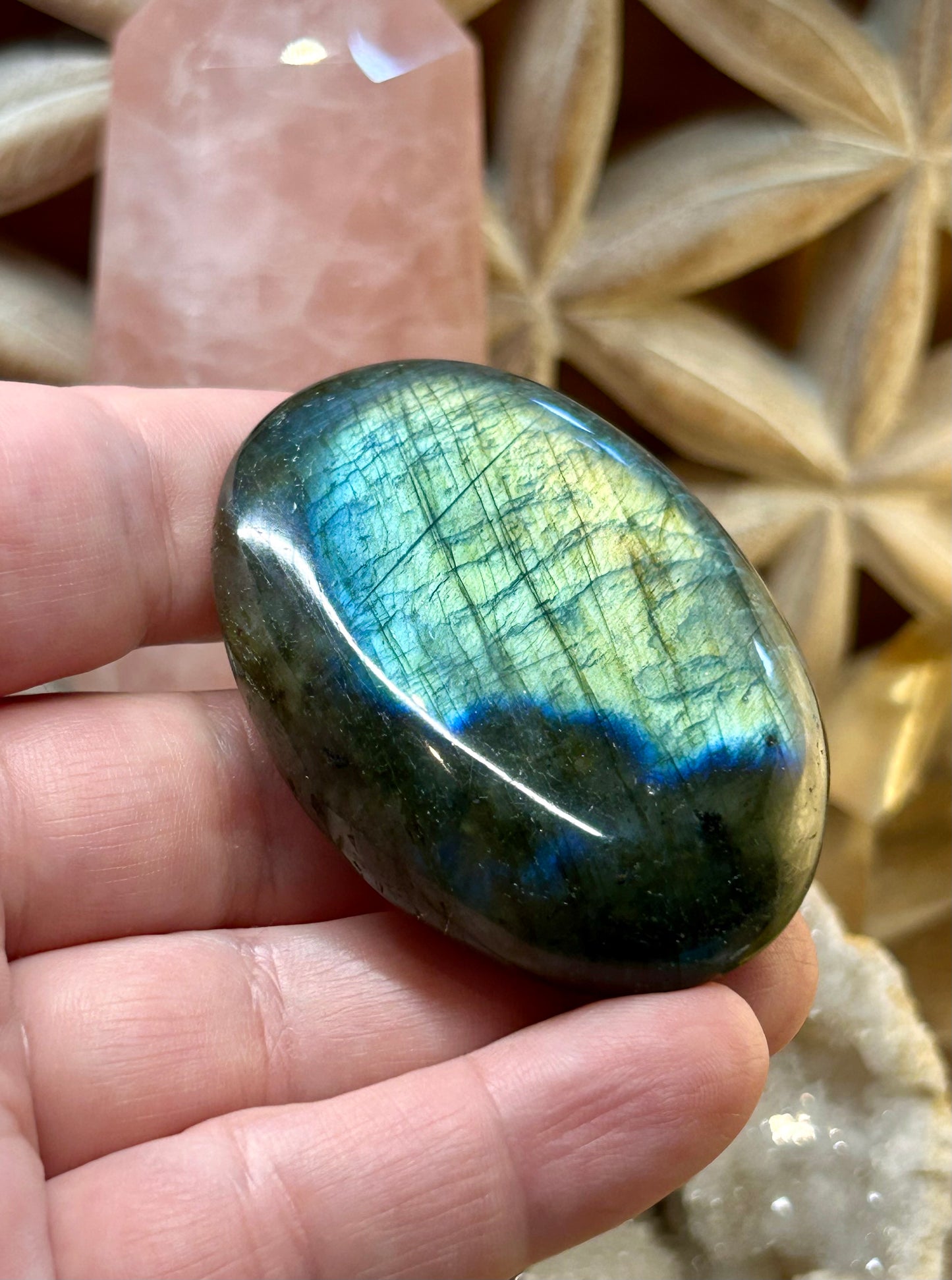 Galet de labradorite