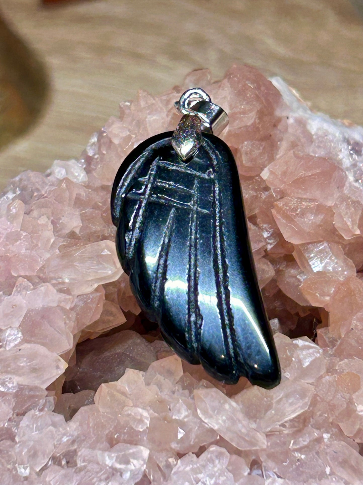 Pendentif aile d’ange en obsidienne noire