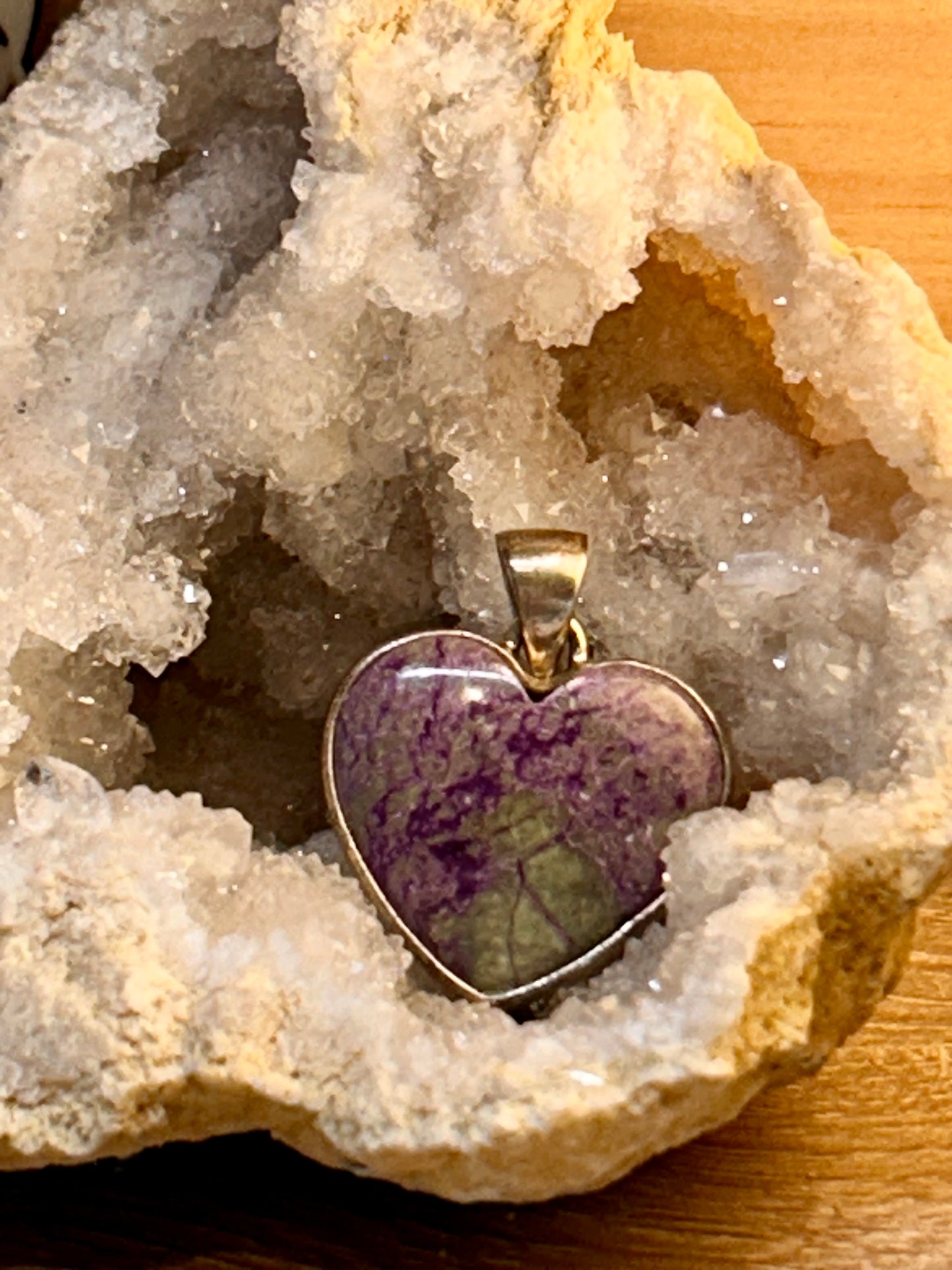 Pendentif en forme de cœur en stichtite