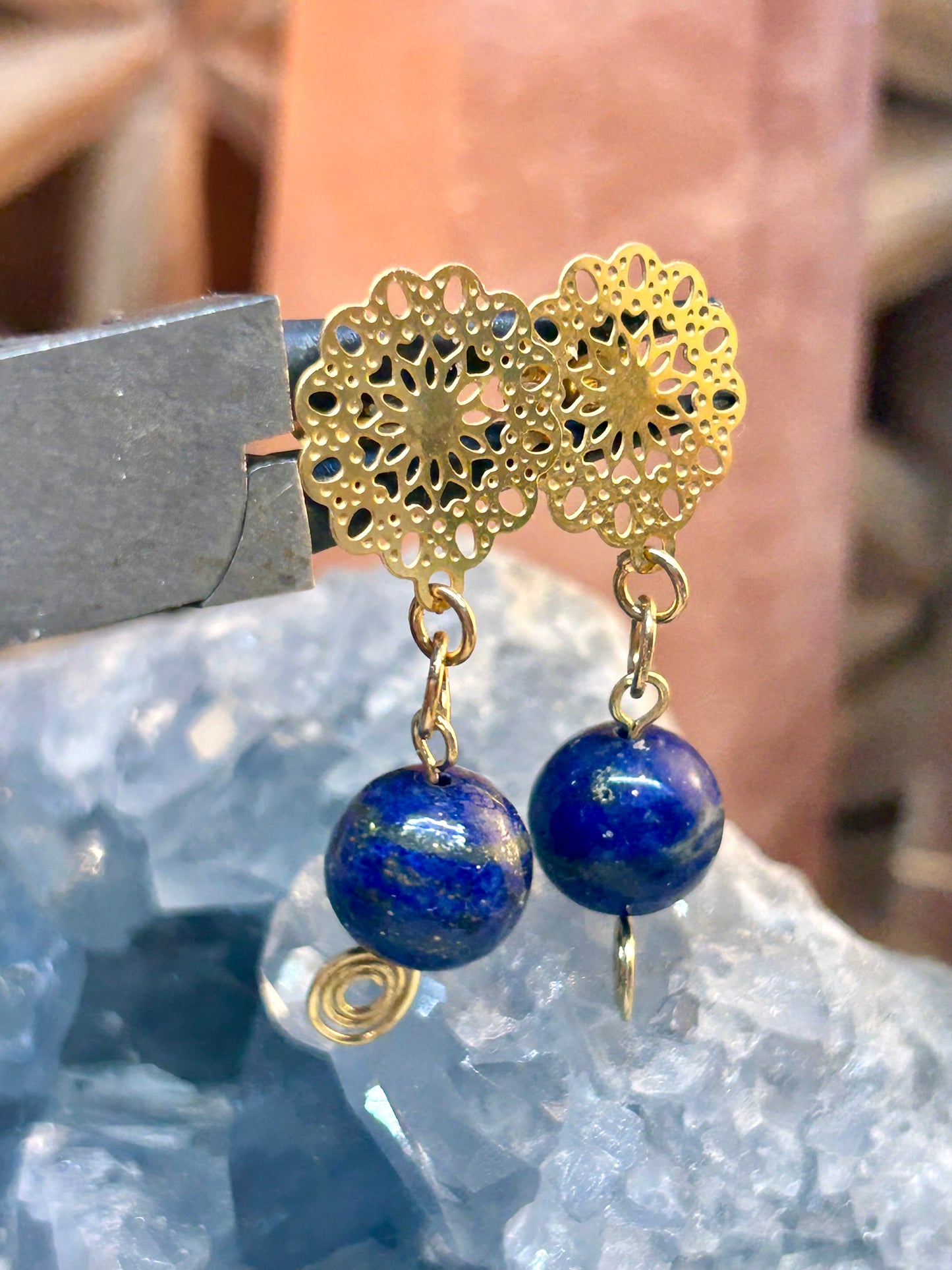 Boucles d’oreilles dorées lapis lazuli