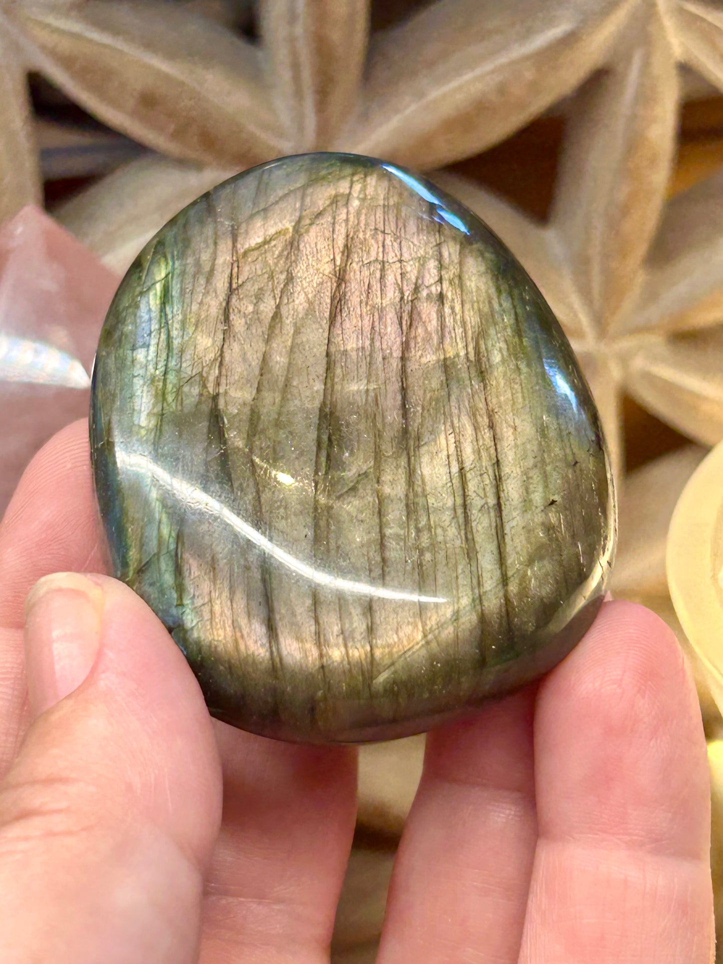 Galet de labradorite