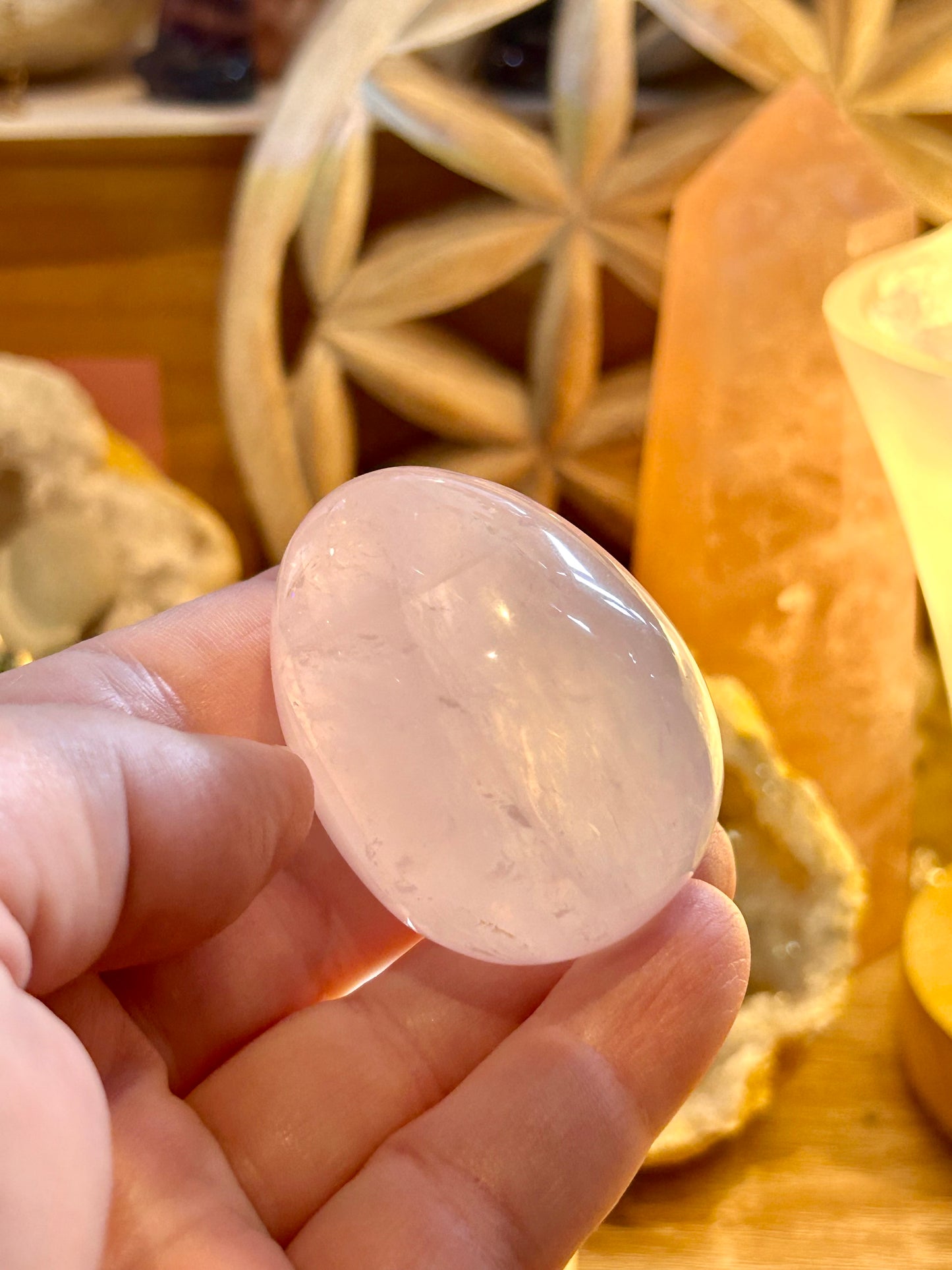 Œuf en quartz rose