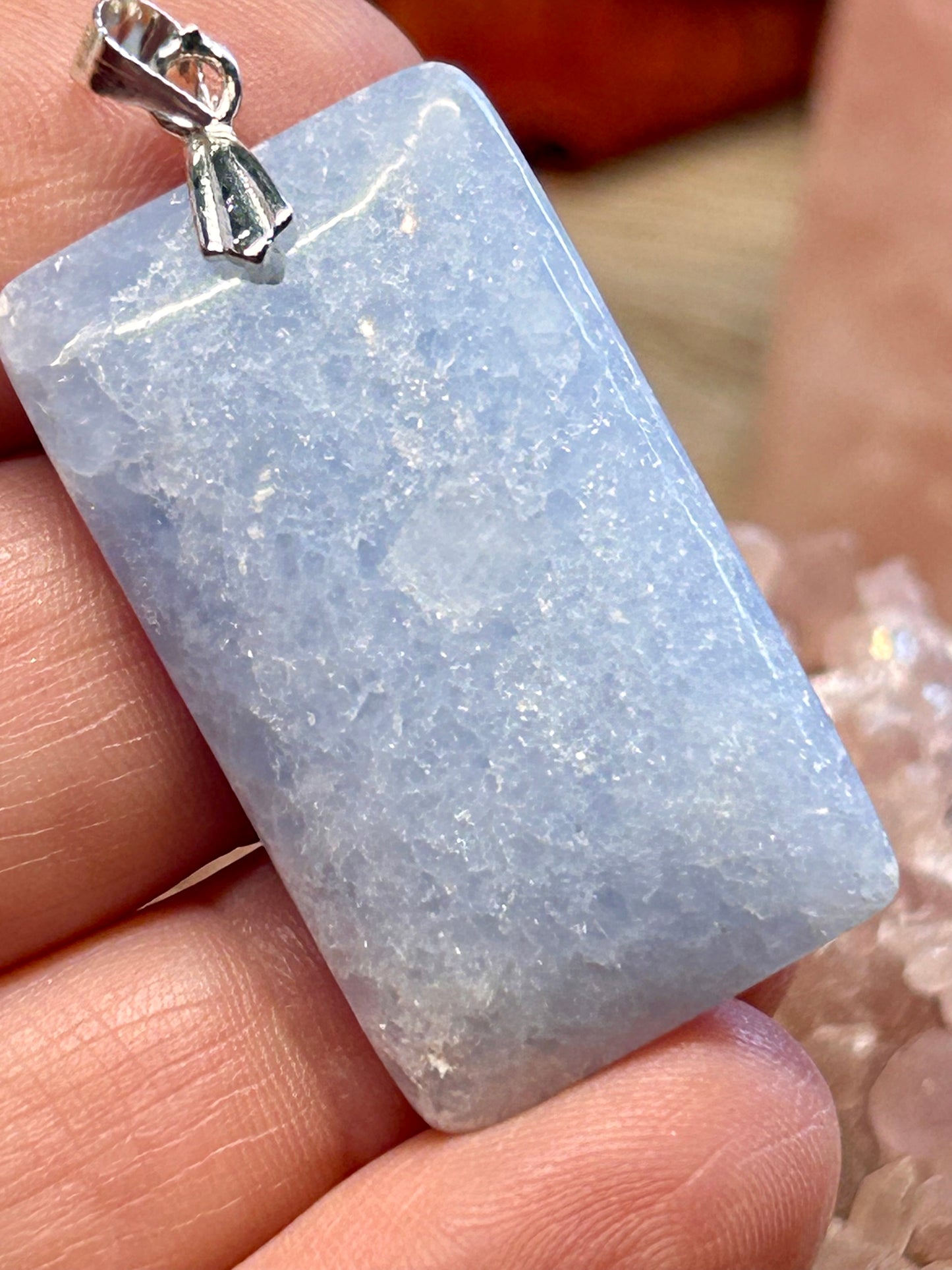 Pendentif de calcite bleue