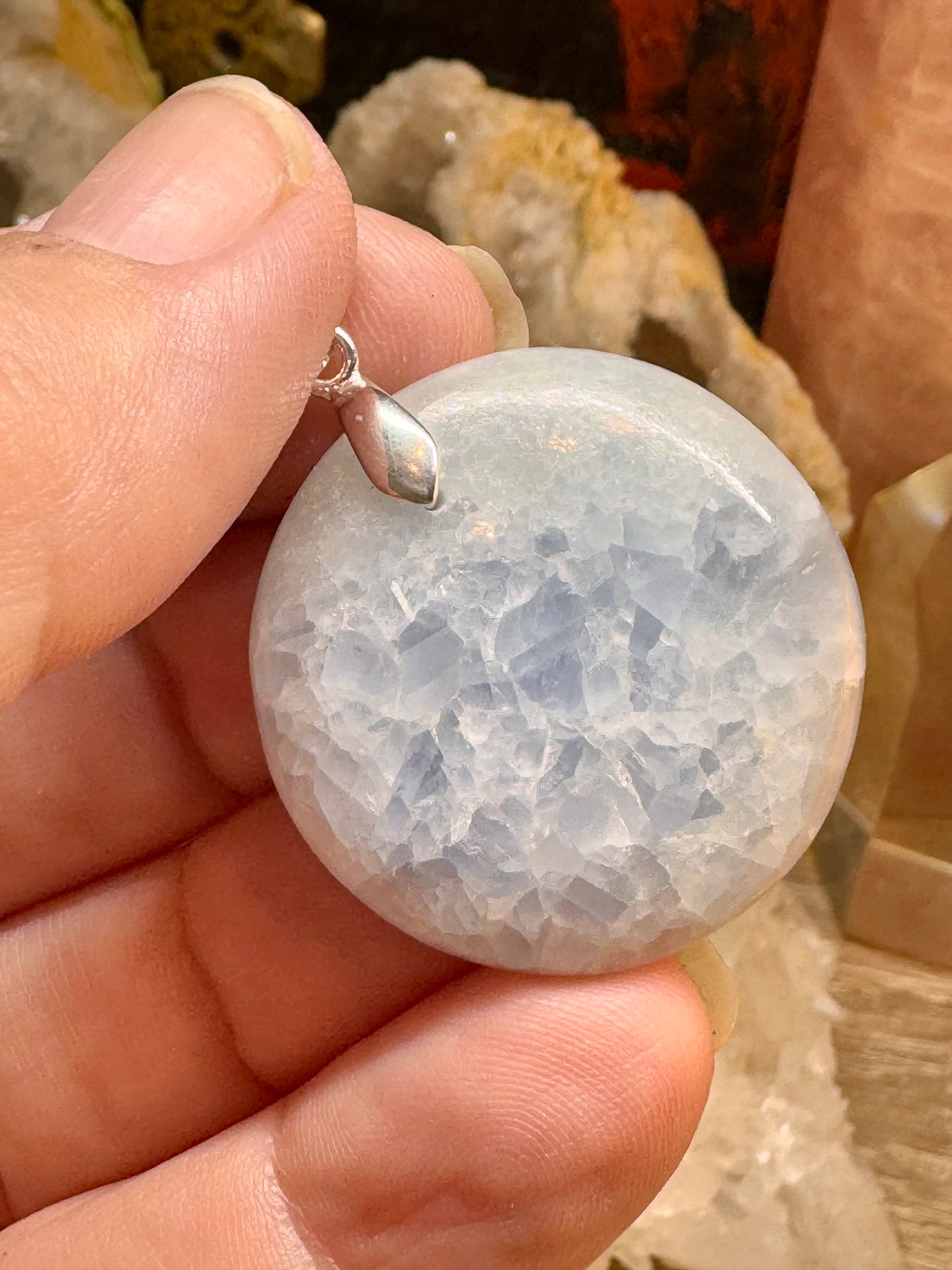 Pendentif de calcite bleue