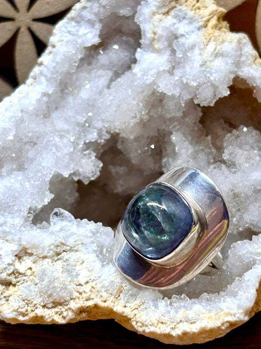 Bague en argent et labradorite