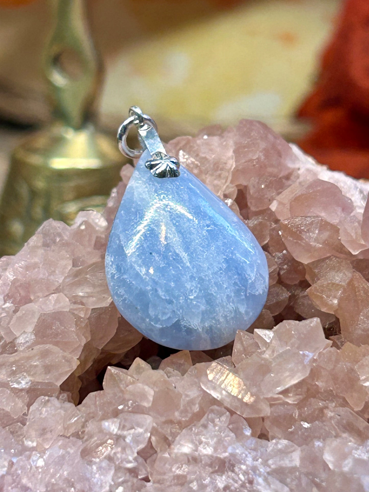 Pendentif de calcite bleue