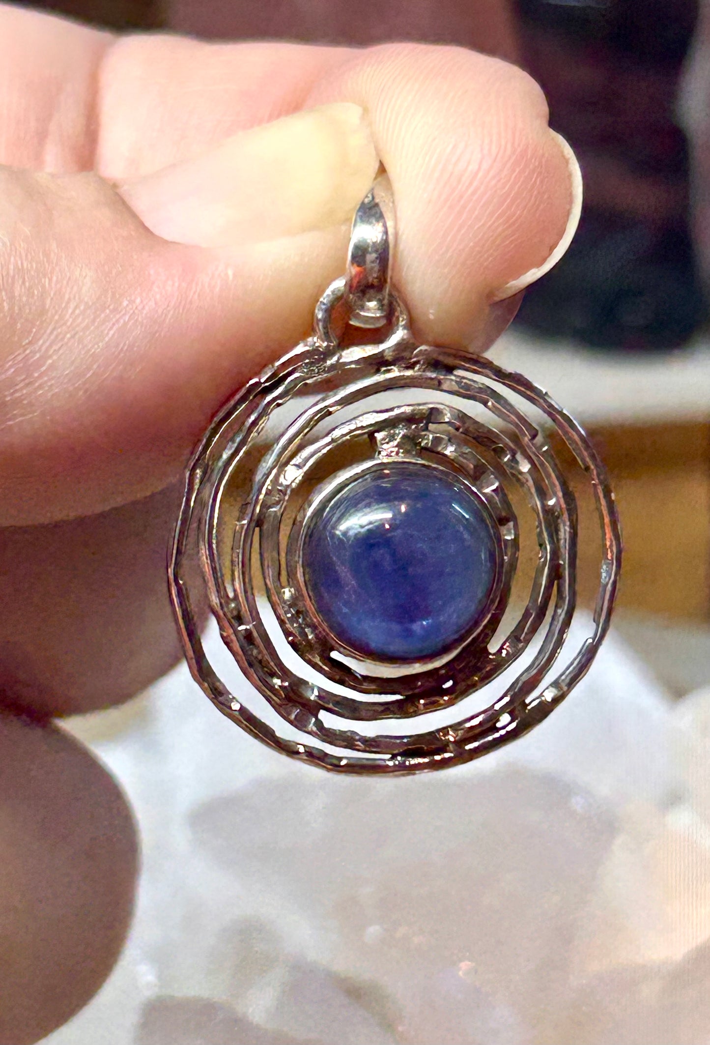 Pendentif cercle en argent et cyanite