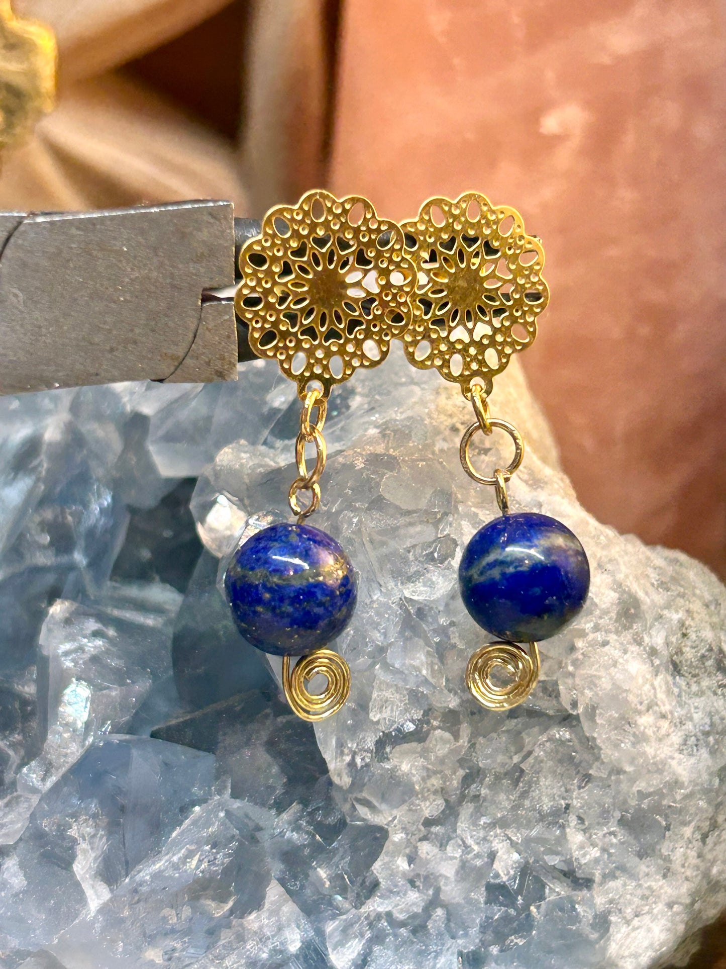 Boucles d’oreilles dorées lapis lazuli