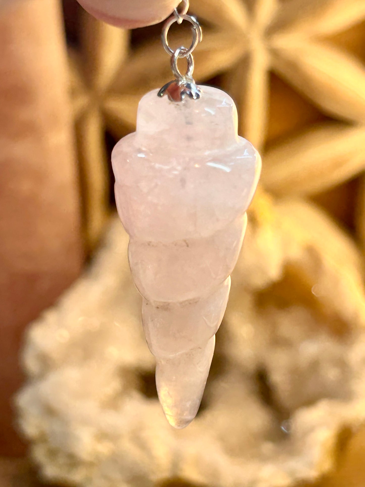 Pendule spiralé en quartz rose