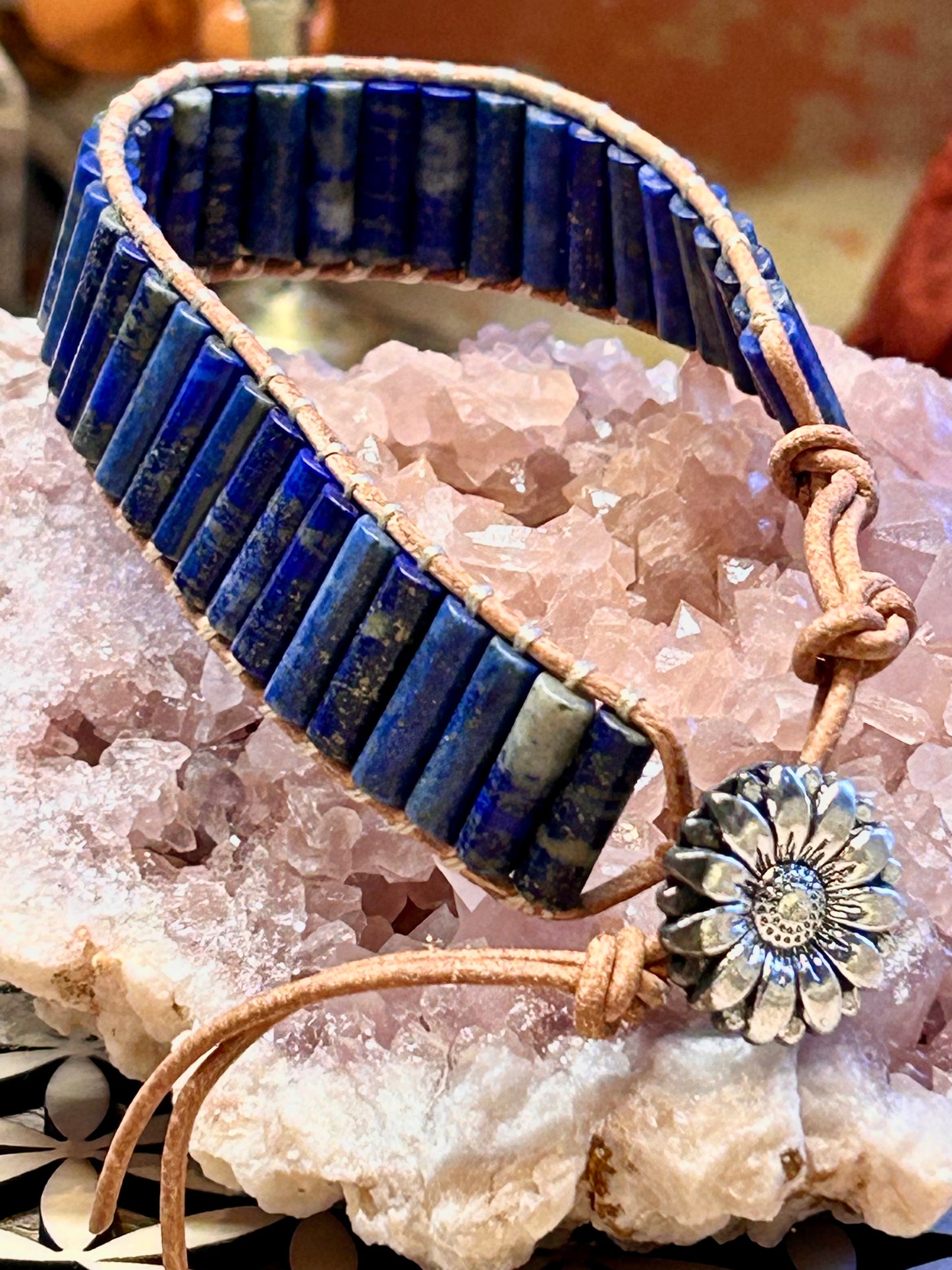 Bracelet cuir avec tubes de lapis-lazuli