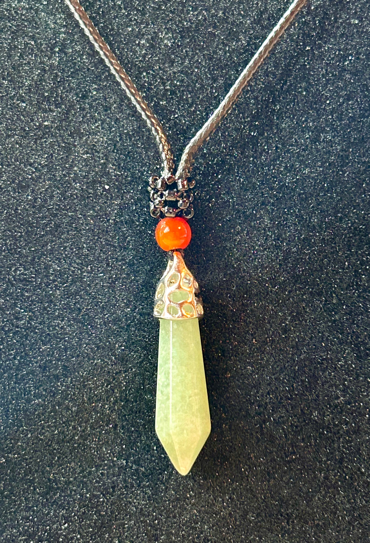 Collier d’aventurine verte en pointe