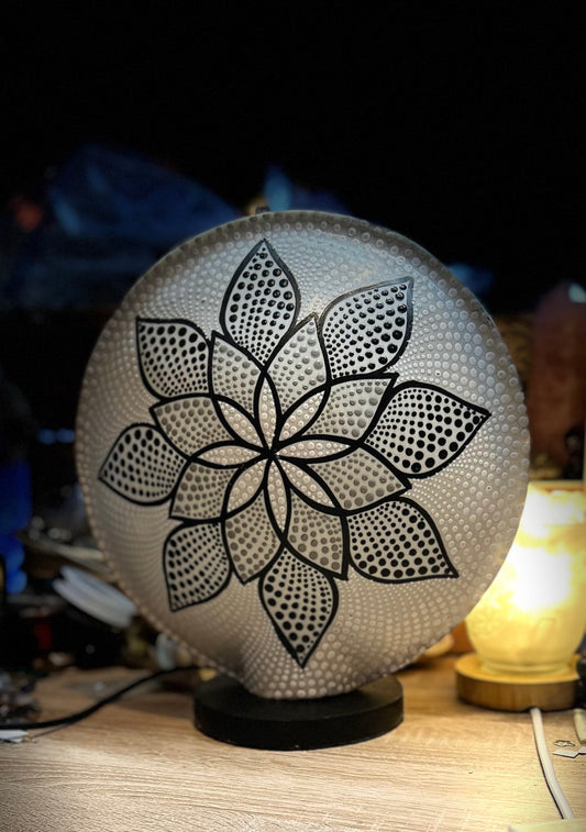 Lampe ronde mandala en résine