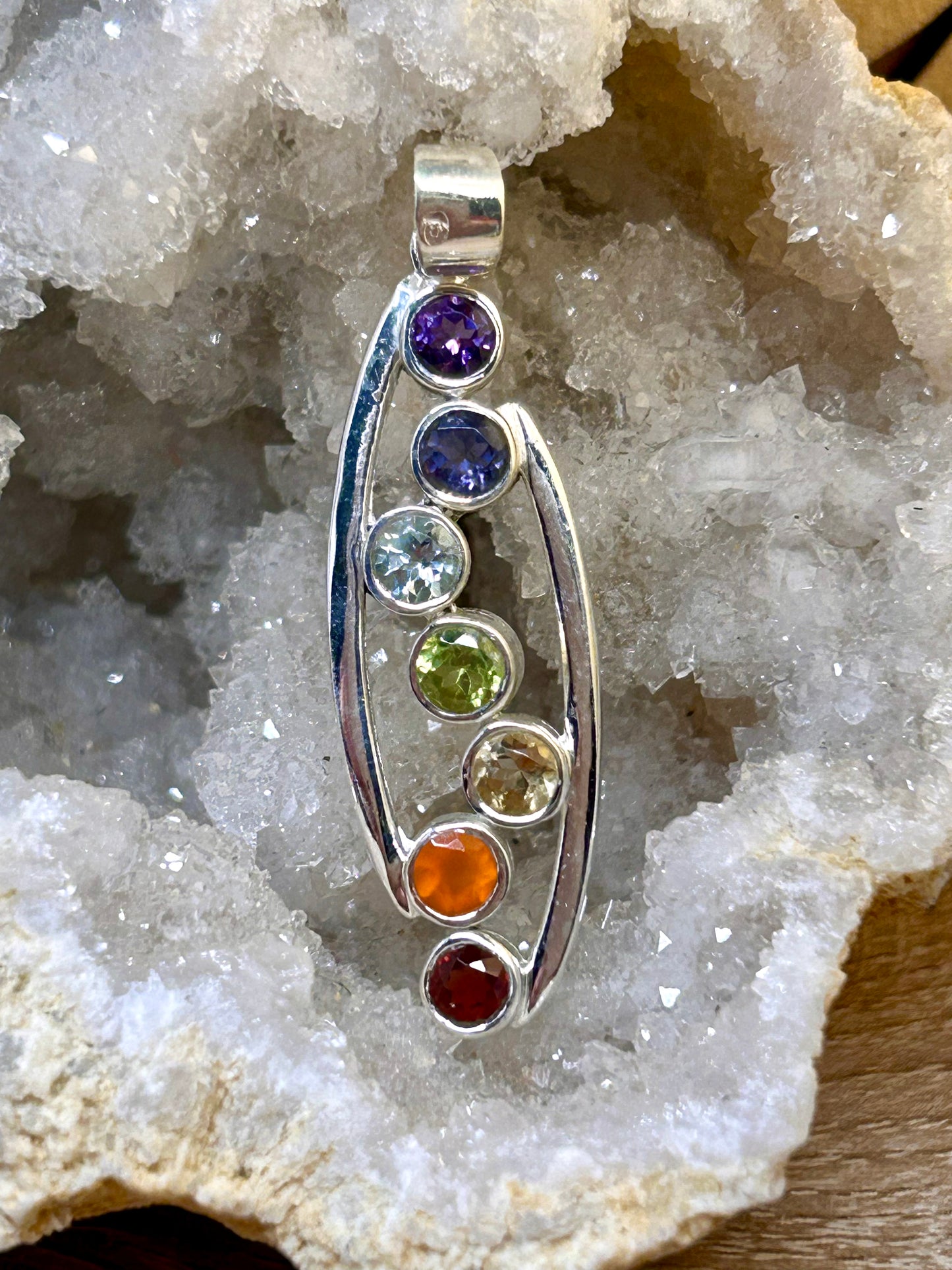 Pendentif gemmes 7 chakras en argent