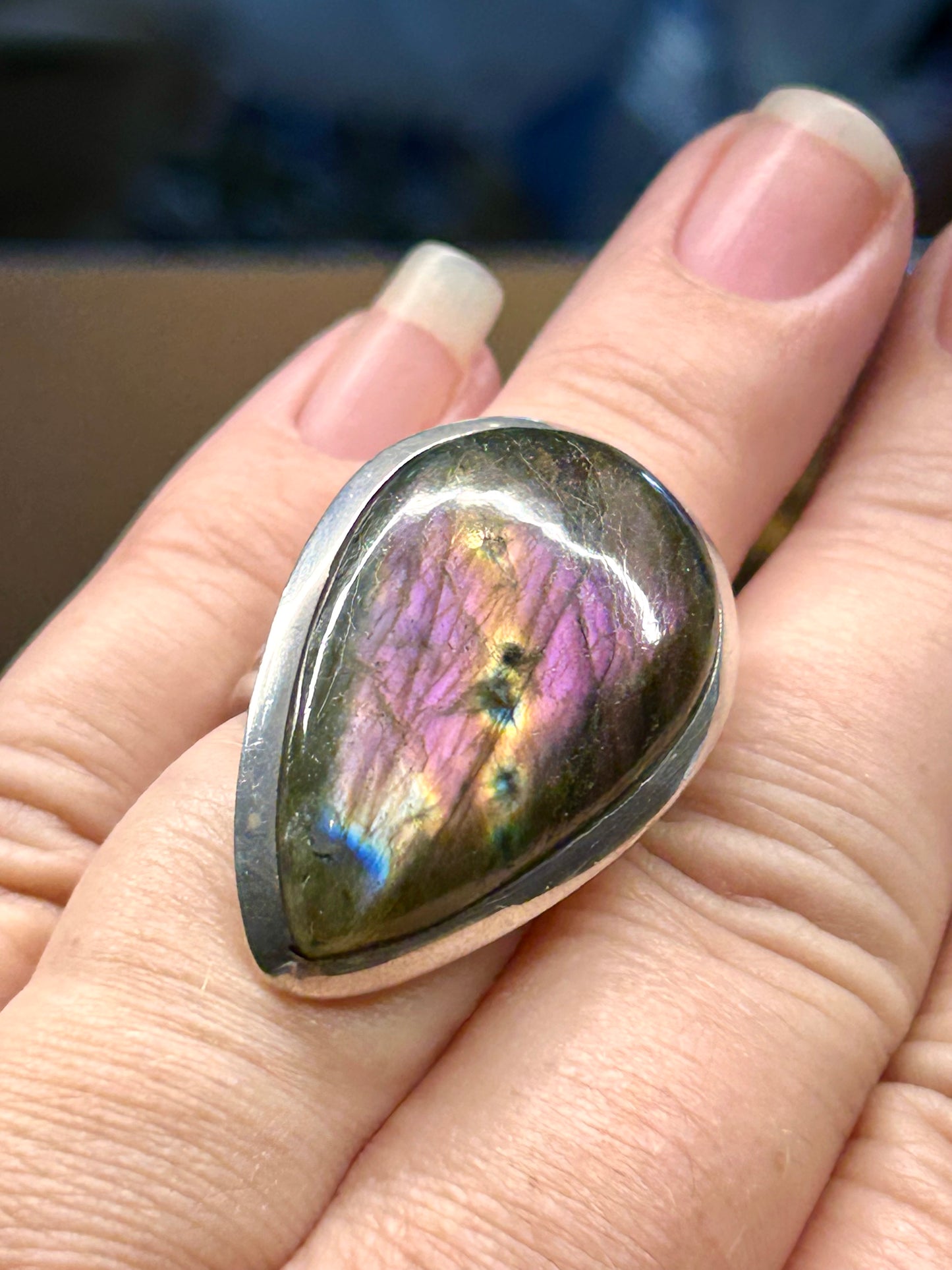 Bague en argent et labradorite