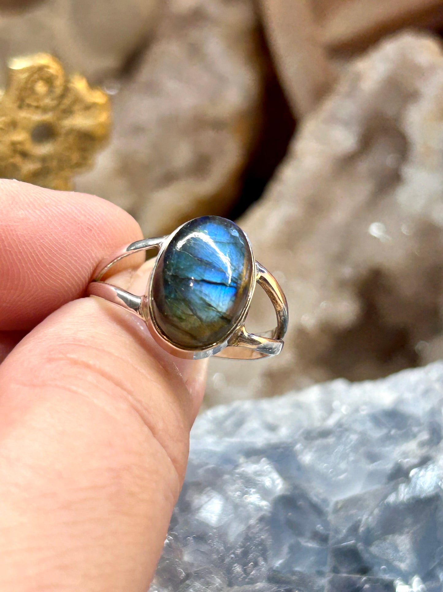 Bague en argent et labradorite