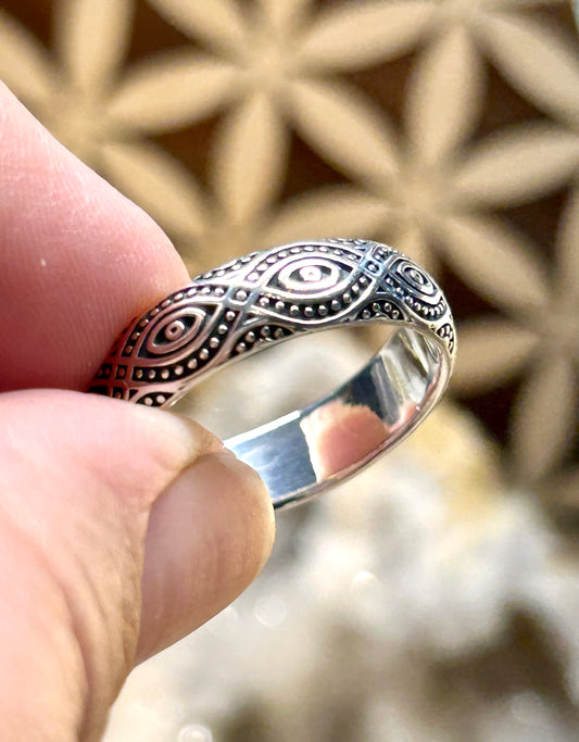 Bague en argent 925 et œil gravé