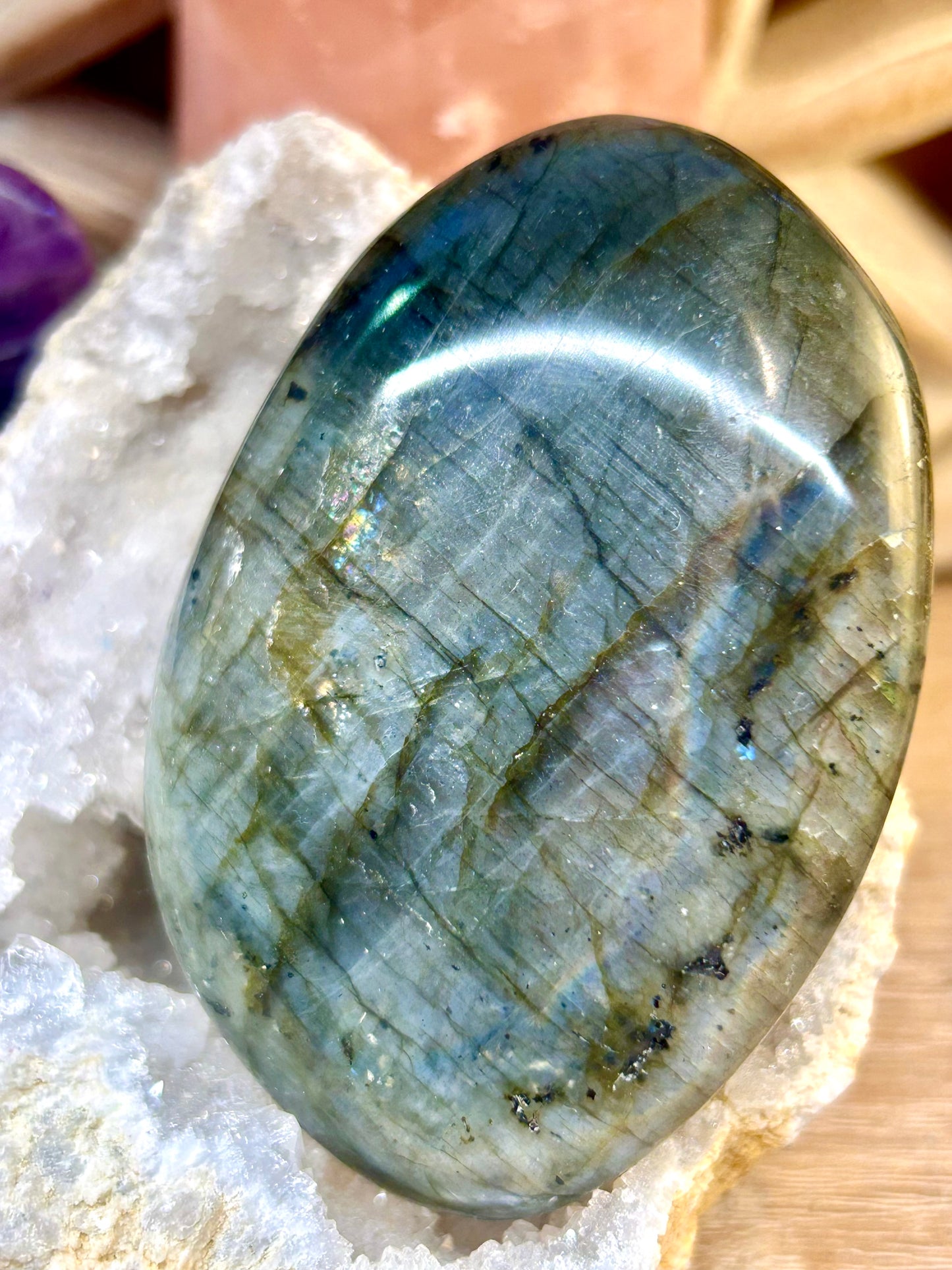 Galet de labradorite