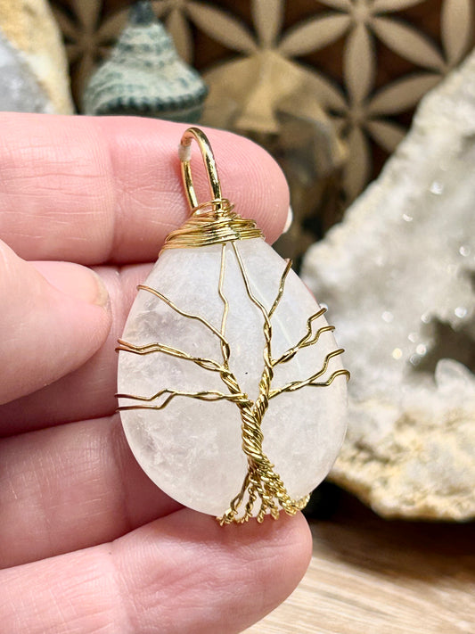 Pendentif arbre de vie en cristal de roche