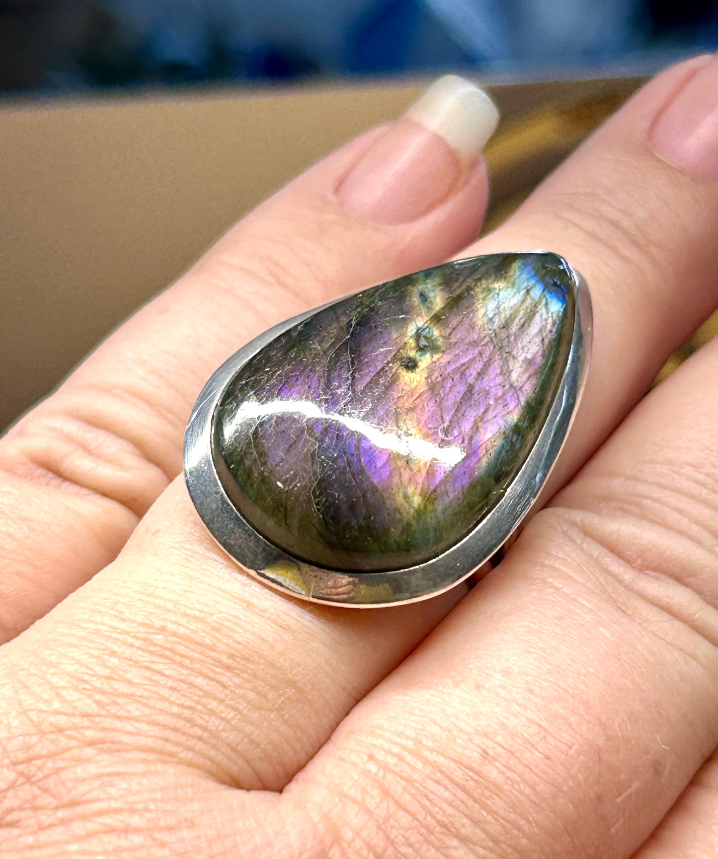 Bague en argent et labradorite