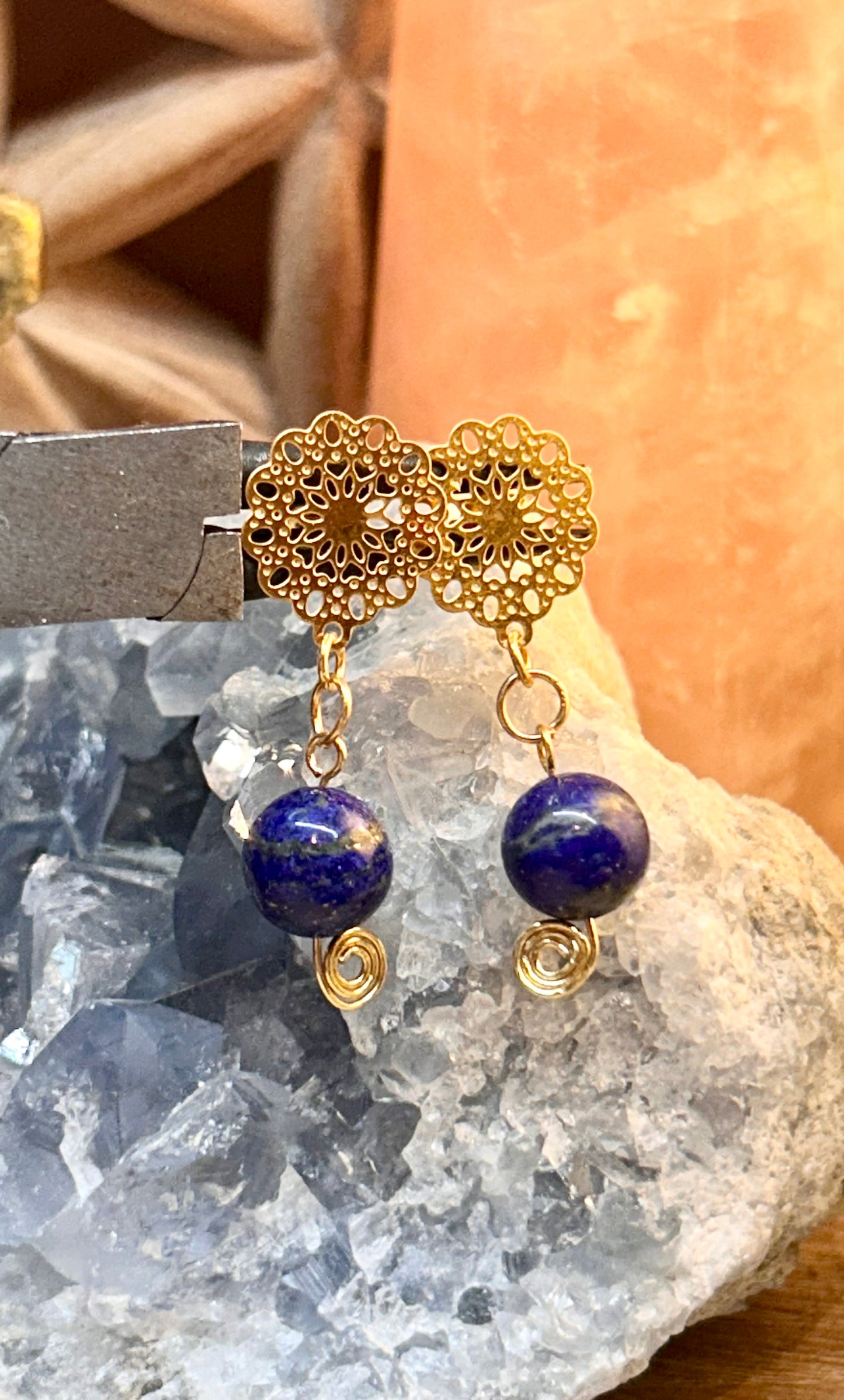 Boucles d’oreilles dorées lapis lazuli