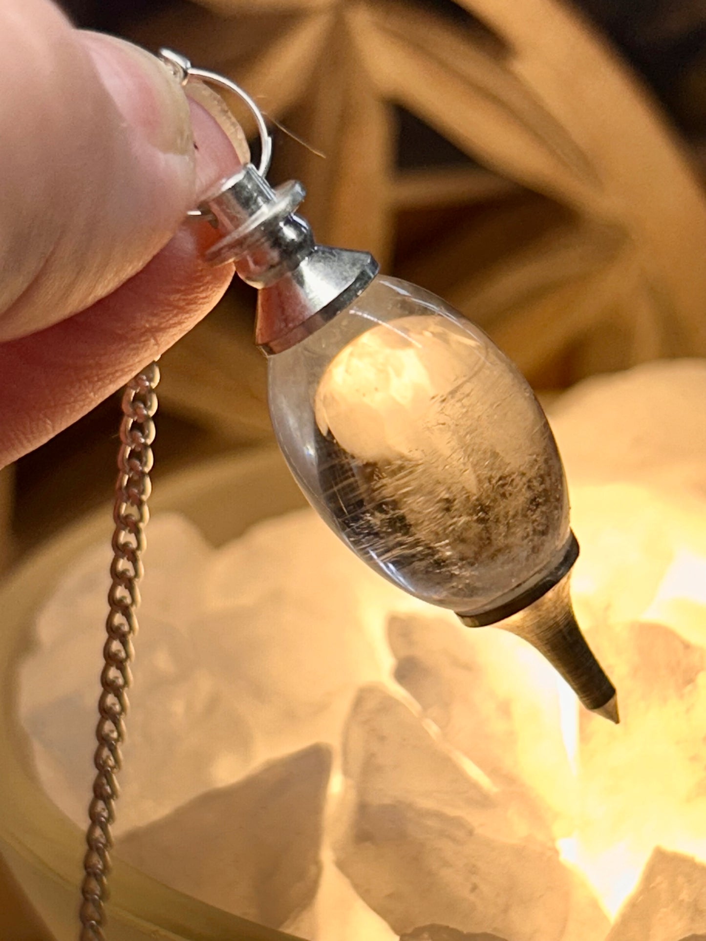 Pendule en cristal de roche en forme de Shiva Lingam