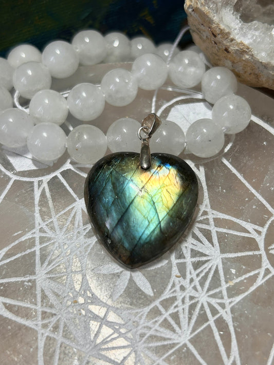 Pendentif en labradorite forme de cœur