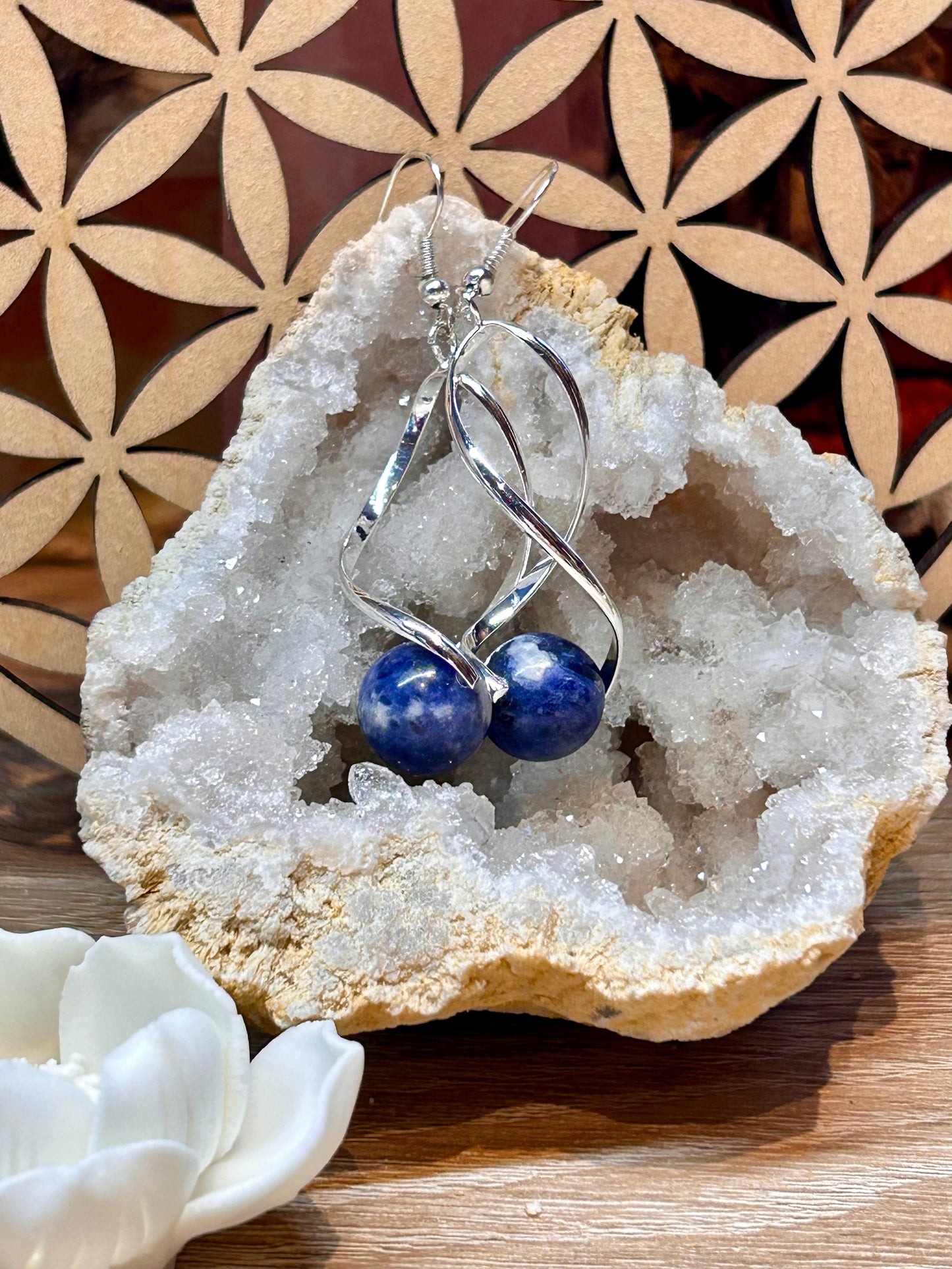 Boucles d’oreilles avec billes de sodalite de 12mm