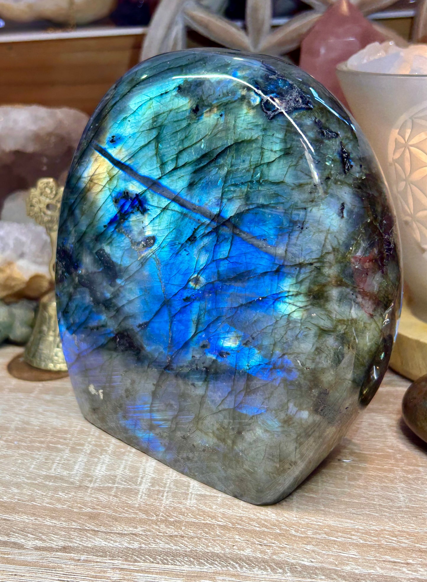 Forme libre de labradorite