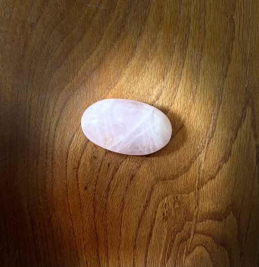 Galet de quartz rose