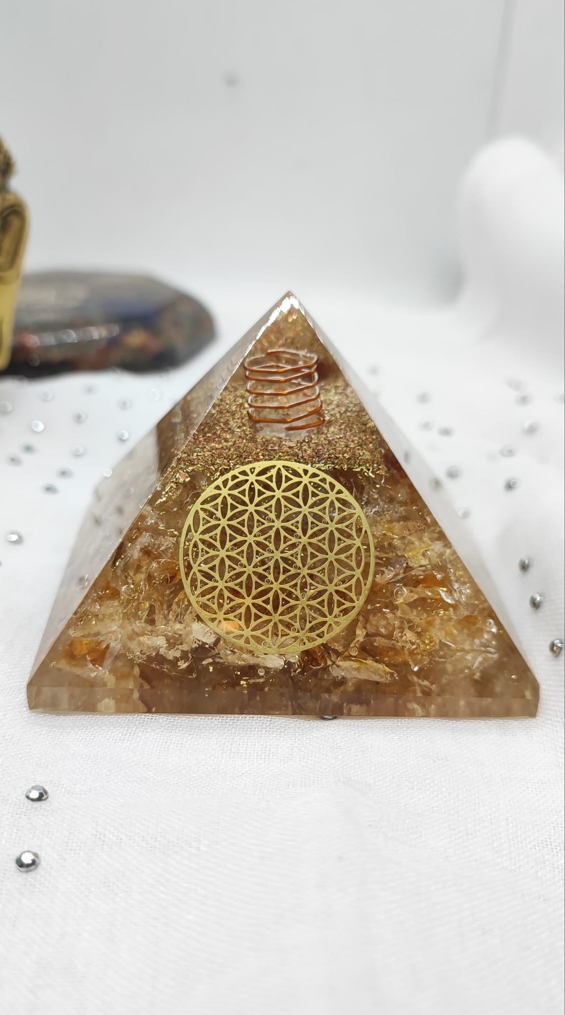 orgonite pyramide citrine