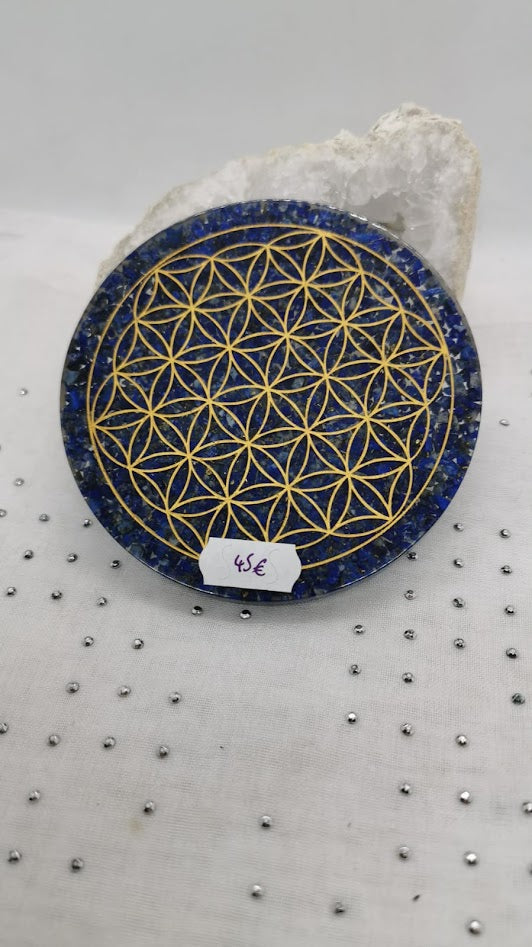 Orgonite disque lapis lazuli et fleur de vie gravée