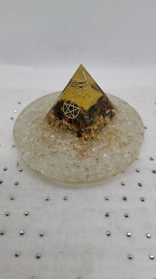 Pyramide orgonite oeil de tigre pentacle