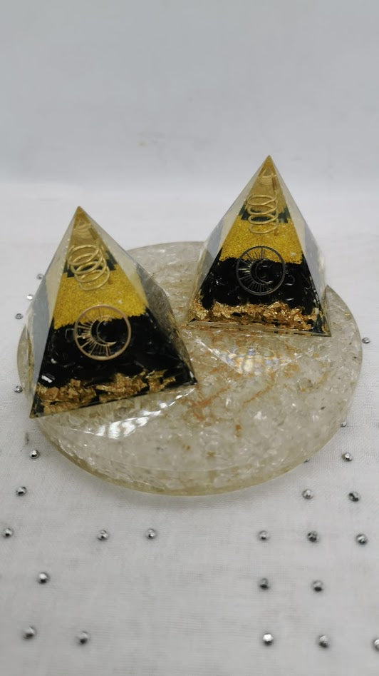 Orgonite pyramide avec Onyx