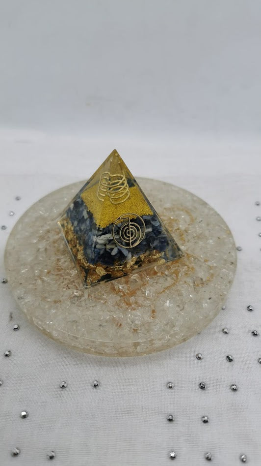 Orgonite pyramide sodalite