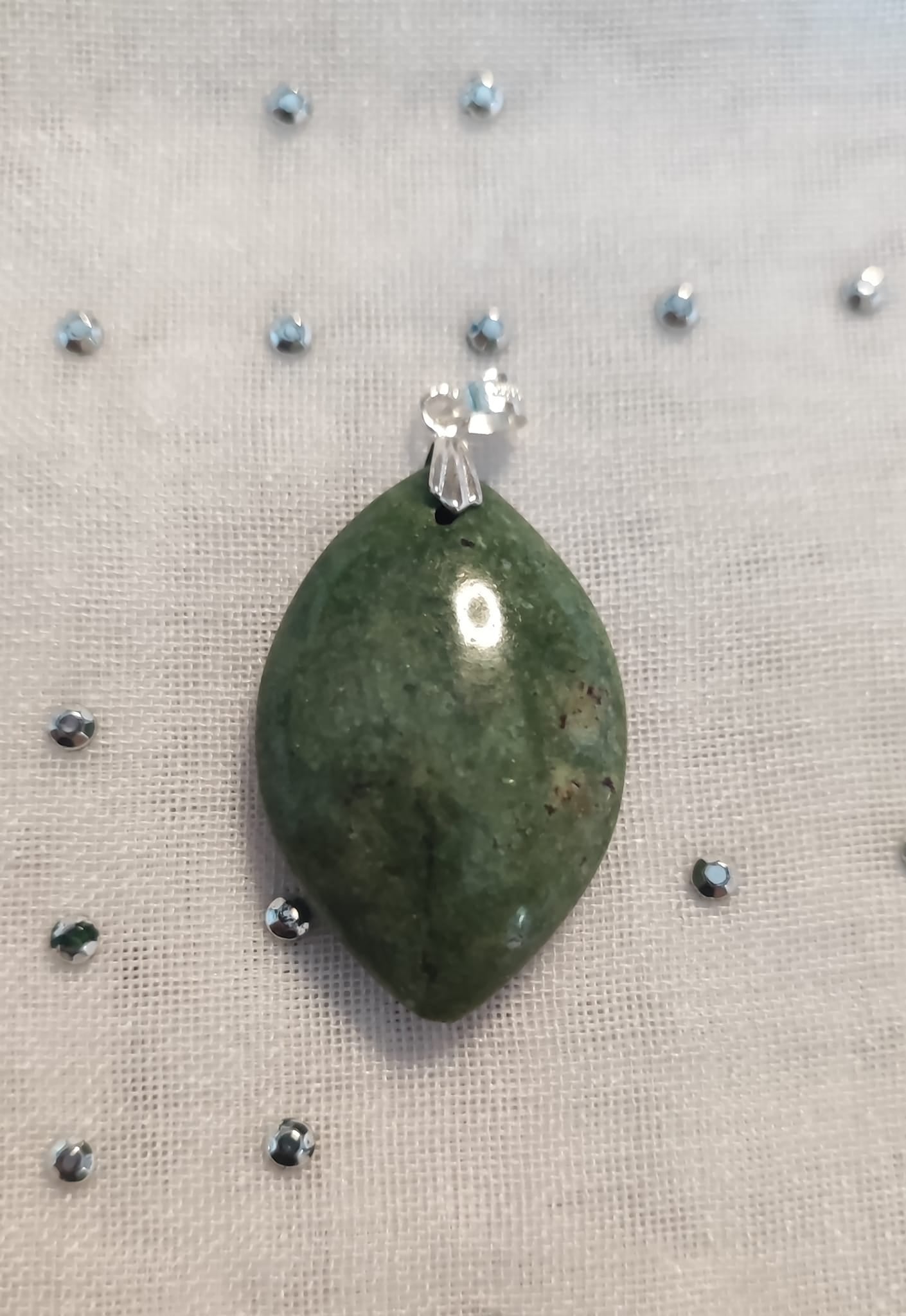 Pendentifs en chrysoprase - bélières en argent 925