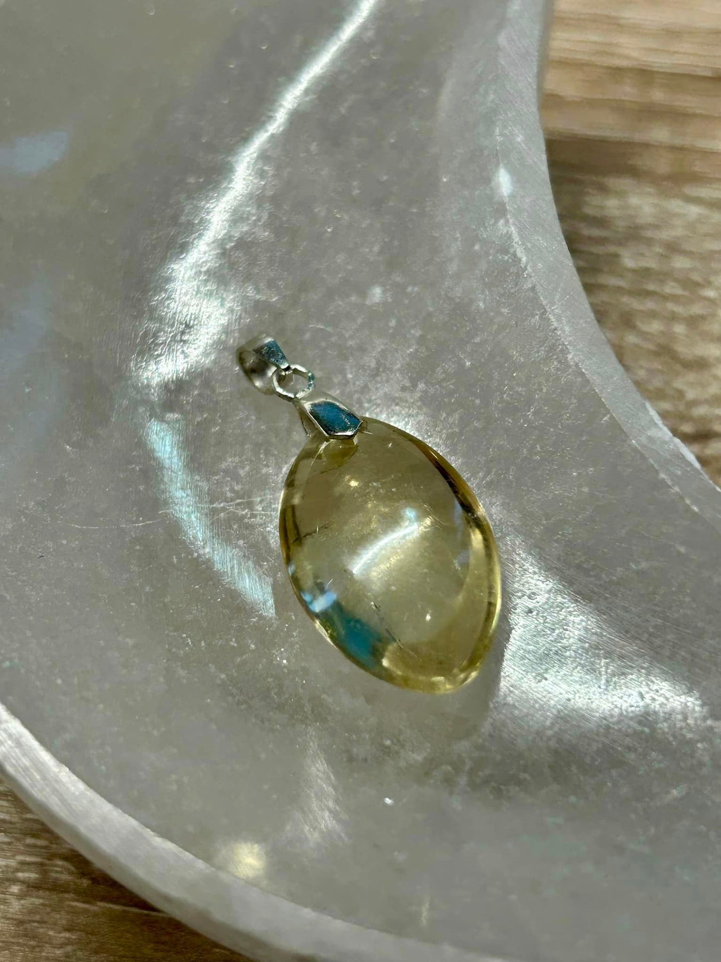 Pendentif de citrine naturelle - bélière en argent 925