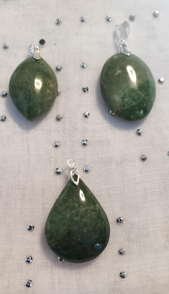 Pendentifs en chrysoprase - bélières en argent 925