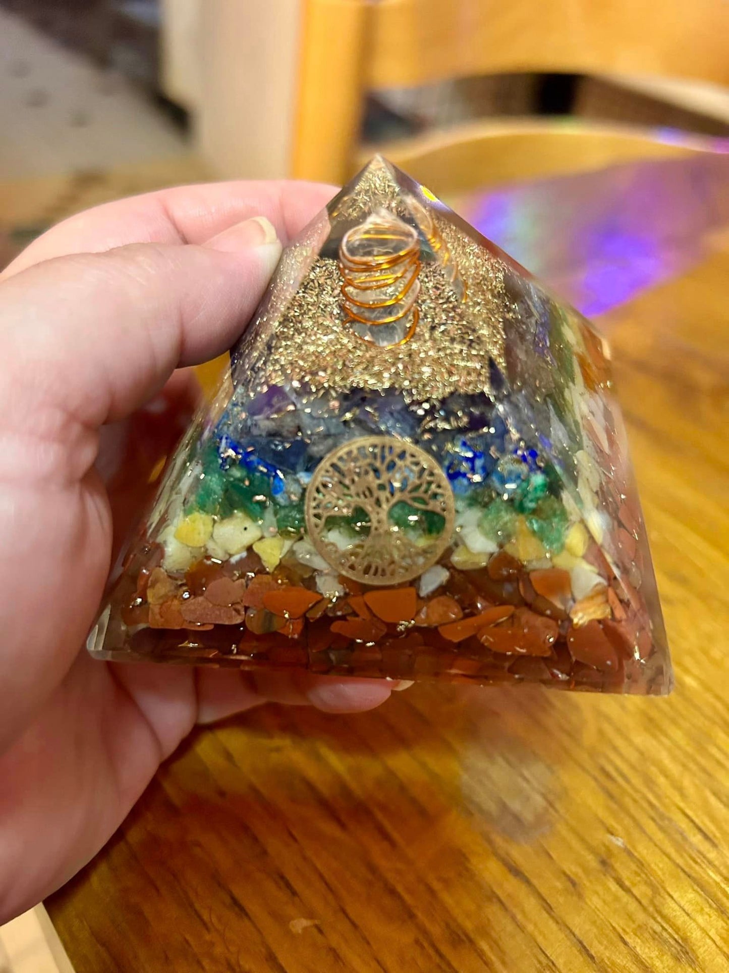 Pyramide 7 chakras orgonite