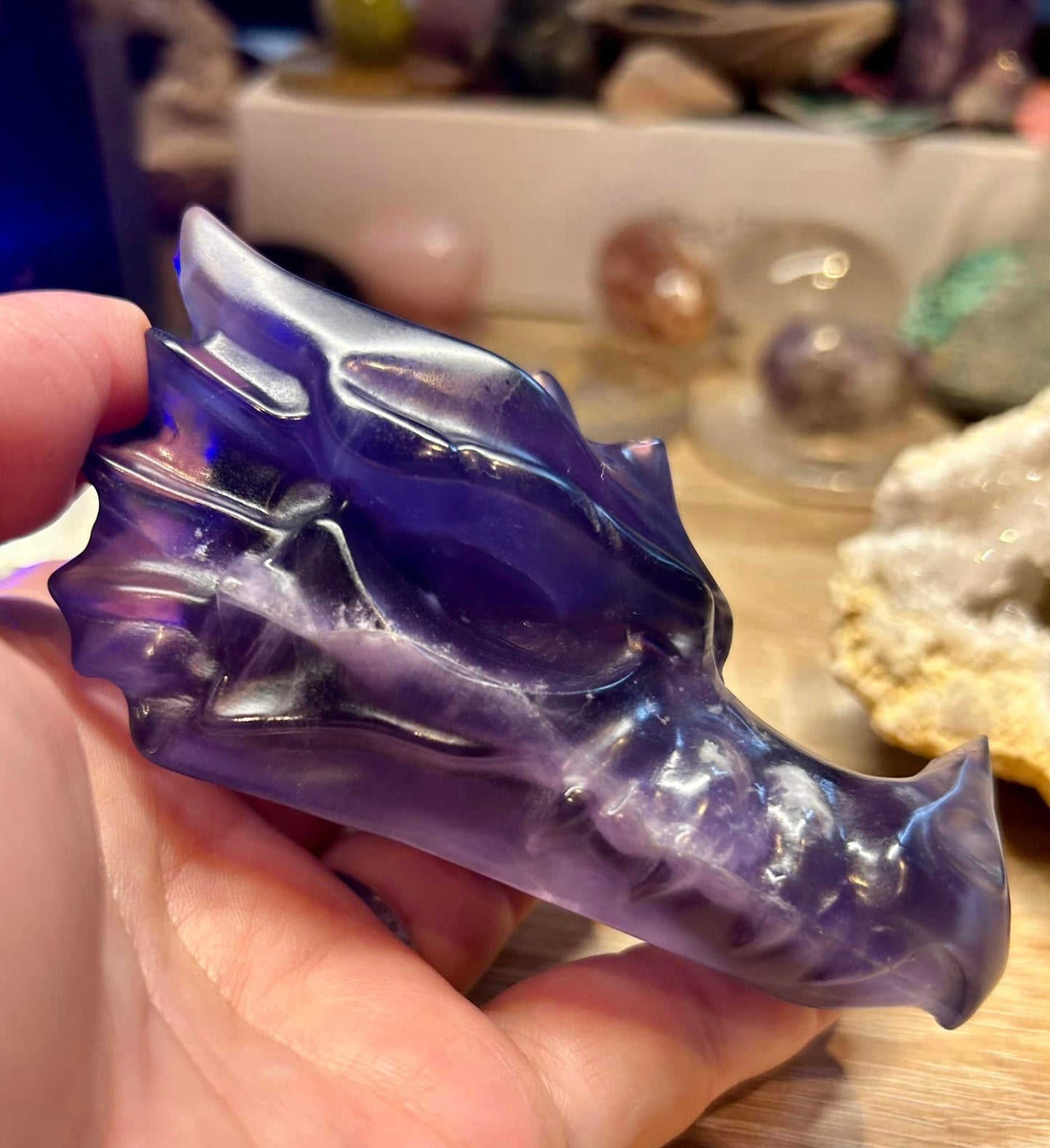 Tête de dragon en fluorine violette